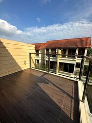 Holland Link (D10), Terrace #577696231